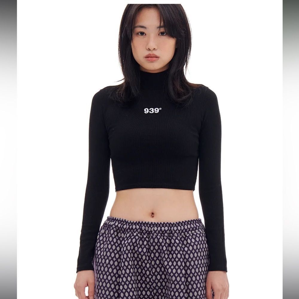 ARCHIVE BOLD 939 LOGO CROP HALF NECK (BLACK)